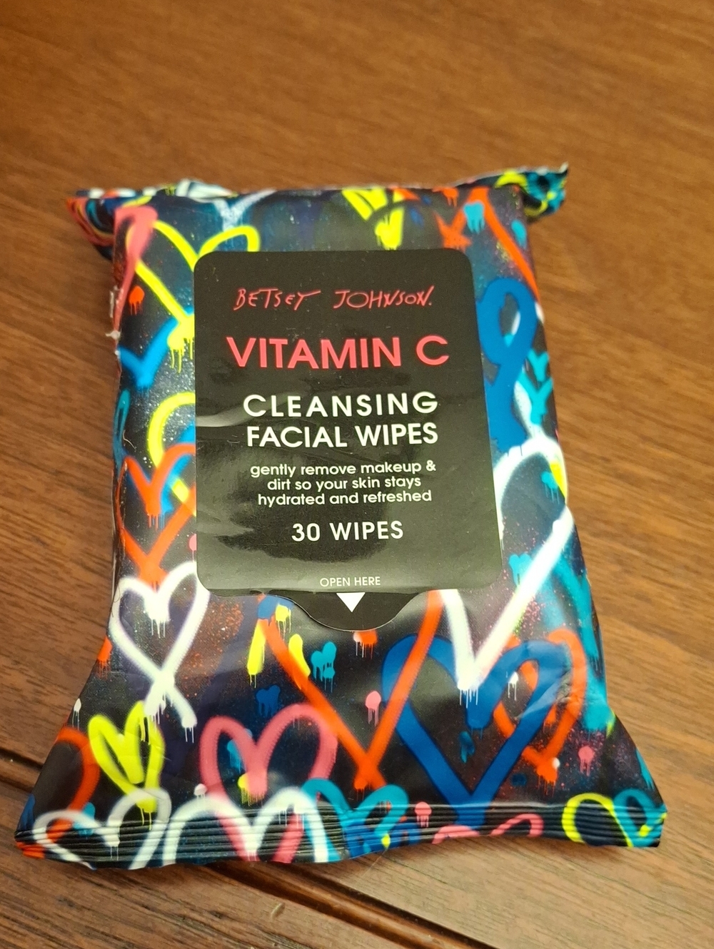 Betsey Johnson Vitamin C Cleansing Facial Wipes - 30 Count - Multicolor